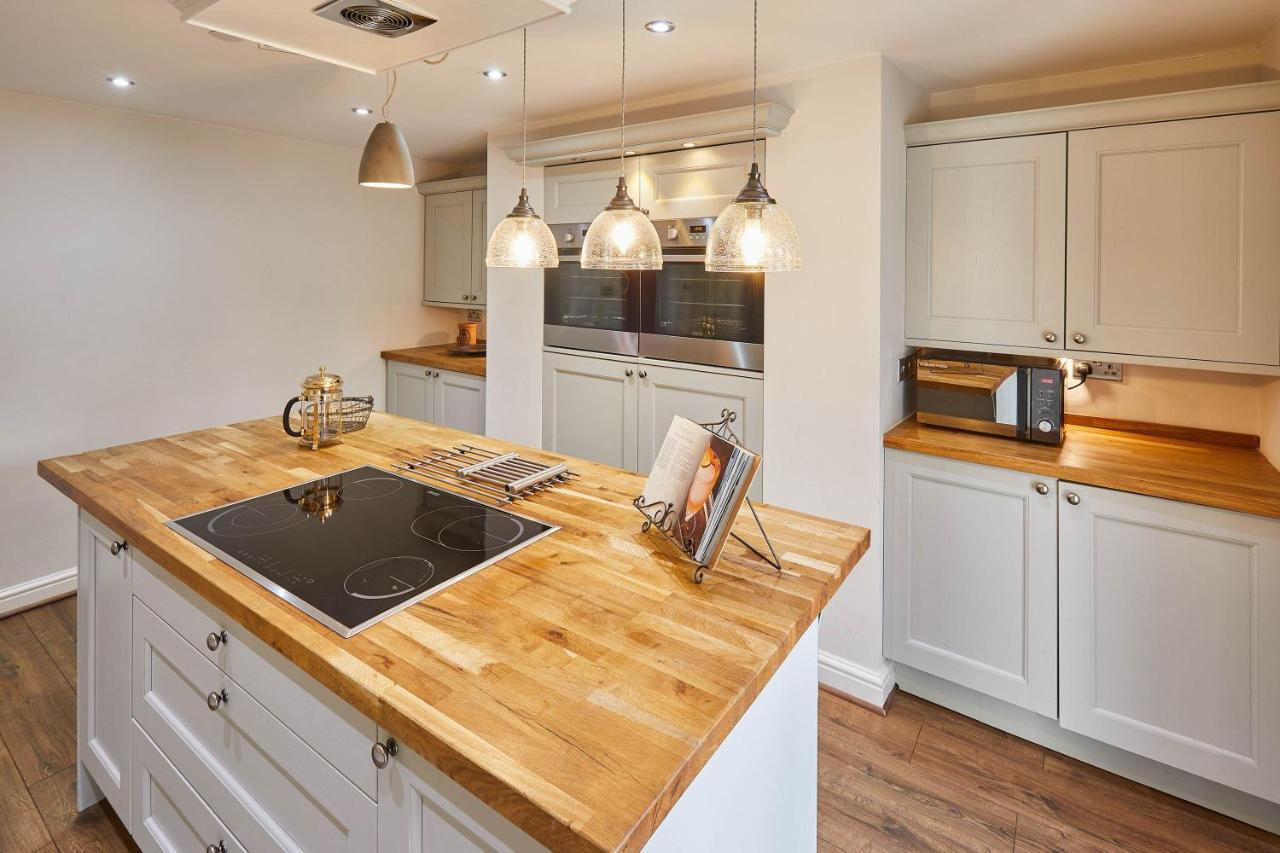 Host & Stay - One Mulgrave Place Whitby Eksteriør billede