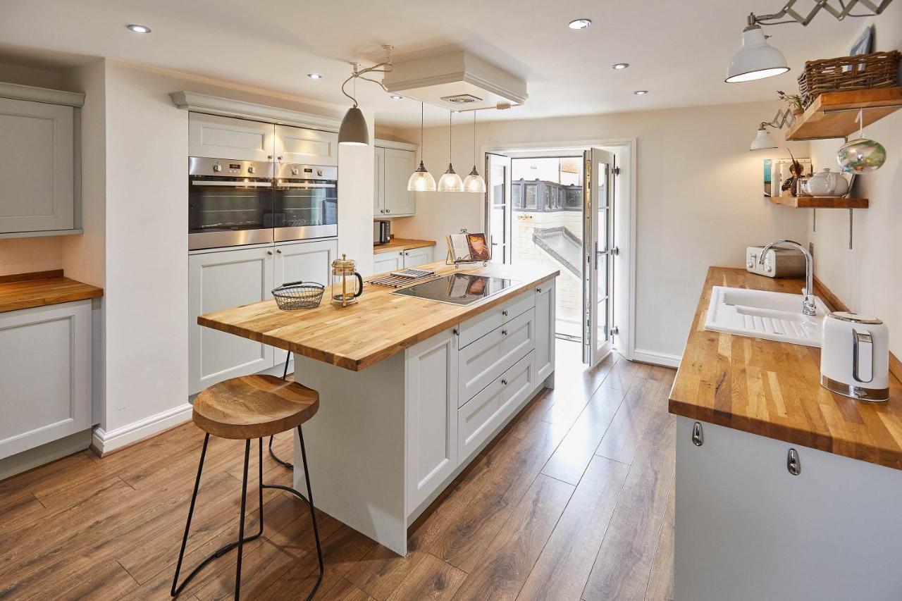 Host & Stay - One Mulgrave Place Whitby Eksteriør billede